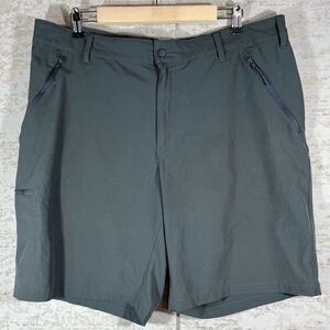 COLUMBIA Lightweight Performance Shorts 4 Zip pockets Olive Green Waist 40"